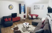 Large 2-room apartment at the foot of the slopes Hotels in Peone