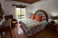 Secret Beach Shell Villa - on Beach - Private Pool - Owner is a Chef - Very Safe Hotels in 