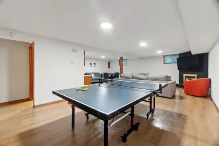 Four-Season Cottage with Beach Access Near Grand Bend