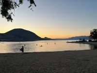 Amazing location! Steps to Okanagan Beach. Lakeview condo