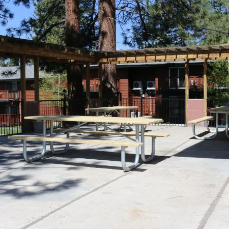 Bluelake Inn @ Heavenly Village Отели рядом с достопримечательностью «Lake Tahoe Historical Society»