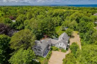 Isaiah Hall Bed & Breakfast Inn