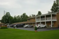 Chateau Motor Lodge - Motels