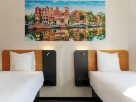 イージーホテル アムステルダム アリーナ ブレヴァール アムステルダムのホテル