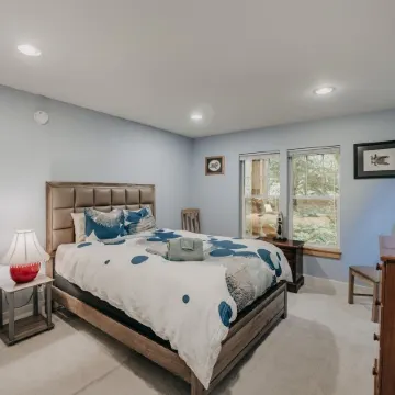 12gs - BBQ - Wifi - Dishwasher - Sleeps 4 2 Bedroom Home by RedAwning