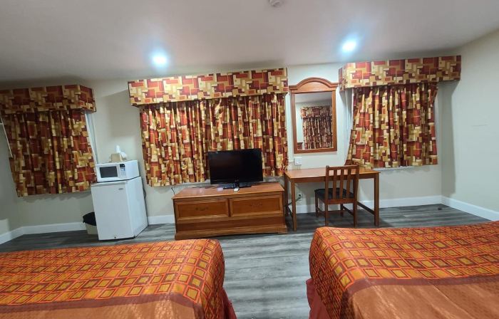 Majestic Inn & Suites