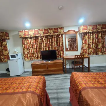 Majestic Inn & Suites