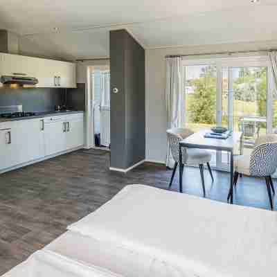 Resort Land & Zee Rooms