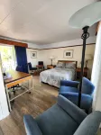 Motel et Chalets Bo-Fleuve Evangeline Hotels in Saint-Simeon