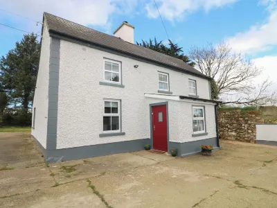 Curragh Cottage Hotels in 