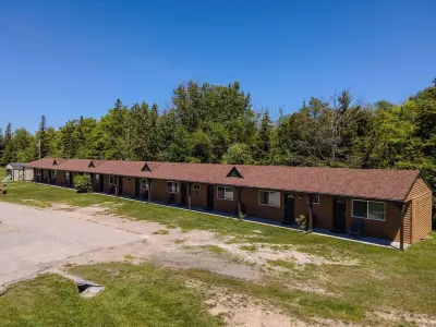 The Inn at Shady Pines Hotels near Bridge View St Ignace MI
