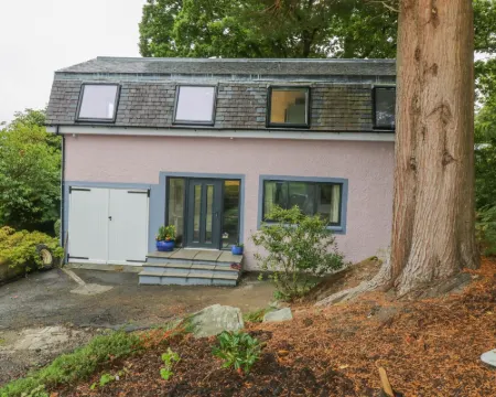 Dunaivon Cottage Hotels in Helensburgh