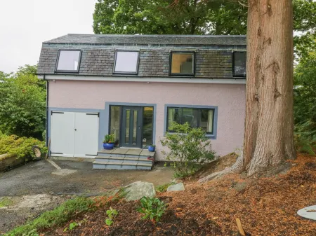 Dunaivon Cottage Отели рядом со станцией Greenock Central