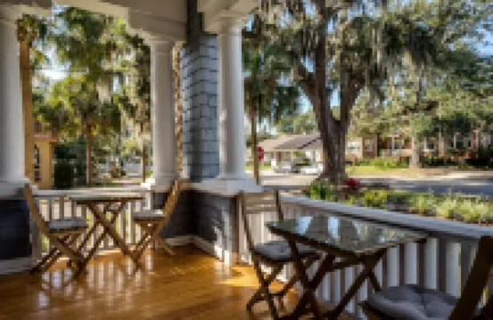 Riverdale Inn