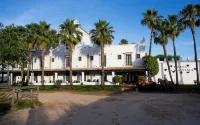 Hotel la Malvasía Hotels in El Rocio