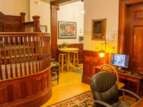 บีคอนอินน์ 1087 โรงแรมในBrookline