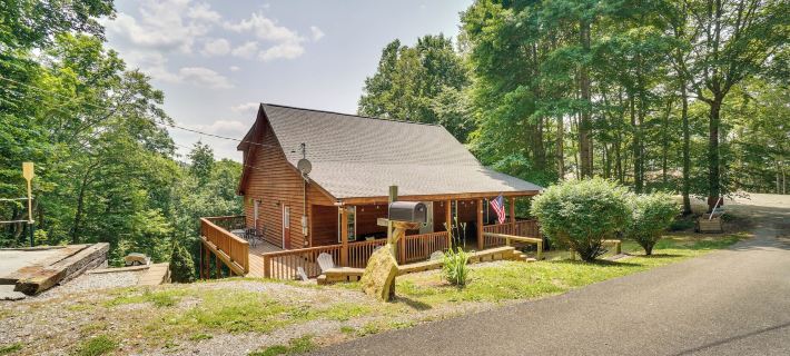 Cozy Tennessee Lake House w/ Grill & Fire Pit! Hotels in Pickett County