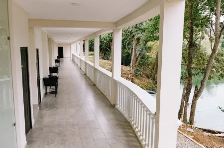 DEL RIO HOTEL Отели в г. Хилитла