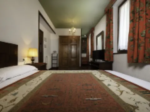 Conde Aznar Hotels in Jaca