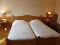 Hôtel Restaurant N 4 Hotels in Martelange