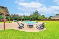 Fire Pit and Sauna Spacious Lake Texoma Retreat! - Uima-altaat