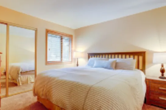 黃松 16 號 3 居度假屋 - 雷艾温