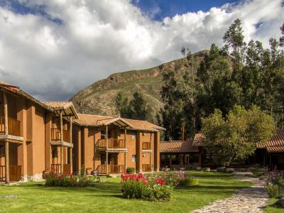 Lizzy Wasi Urubamba