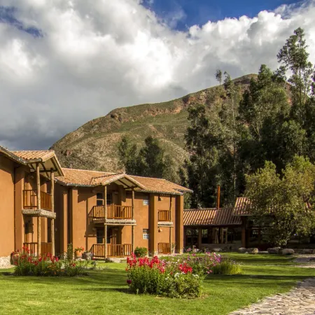 Lizzy Wasi Urubamba