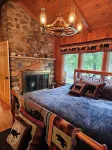 Butler's Bay Teal Lake 4 Bedroom Hotel Room by RedAwning - Homestays