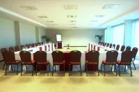 Altos del Arapey Club de Golf & Hotel Termal فنادق في Termas del Arapey