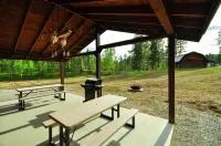 Glacier Homestead Hotels in Coram