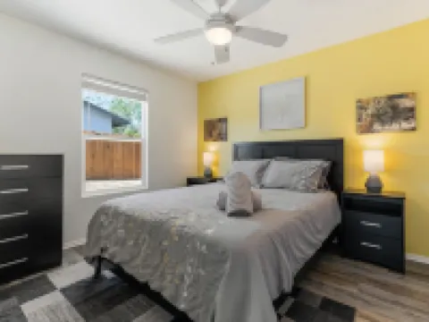 寧靜沙灘 - 熱水浴缸、燒烤和火坑！3卧室住宅 by RedAwning 約書亞樹村酒店