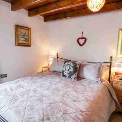Crooked Cottage Rooms