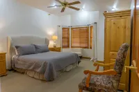 Family Vacation-Heated in Out Pool, Tubing & Ice Skating 719 Townhouse