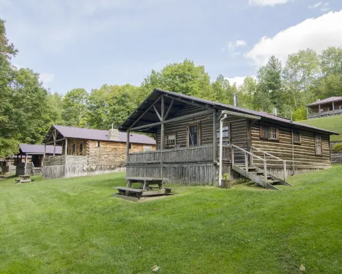 Mountain Lake Cottages Hotels in Orleans County