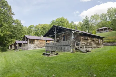 Mountain Lake Cottages Hotels in 