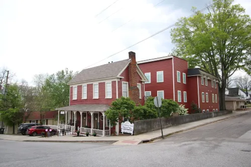 The Dahlonega Square Hotel & Villas