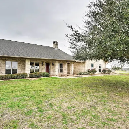 Pet-Friendly Flatonia House w/ Patio & Gazebo!