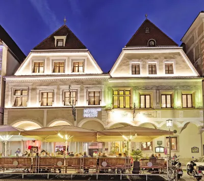 Hotel Mader فنادق في 