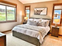 Charming Mountain House with Continental Divide Views & Hot Tub!