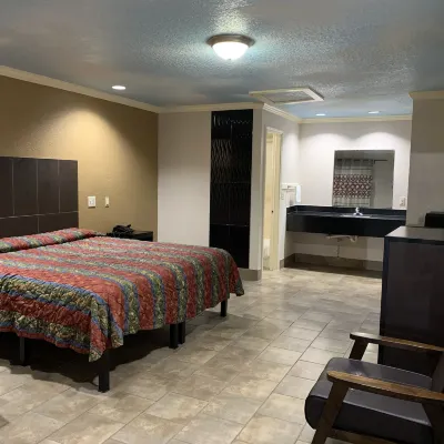 Luxury Inn and Suites Hotels near Sri Guruvayurappan Temple Houston