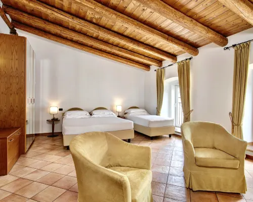 Residence San Giusto Hotels near Palatrieste