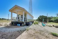 6 Mi to Topsey Exotic Ranch Retreat on 12 Acres! - Wifi
