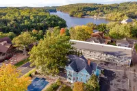 White Rose Inns Hotels in Wisconsin Dells