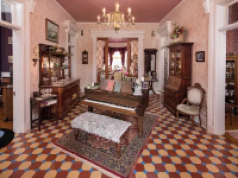 The Steamboat House Bed & Breakfast Hotels in West Galena Township