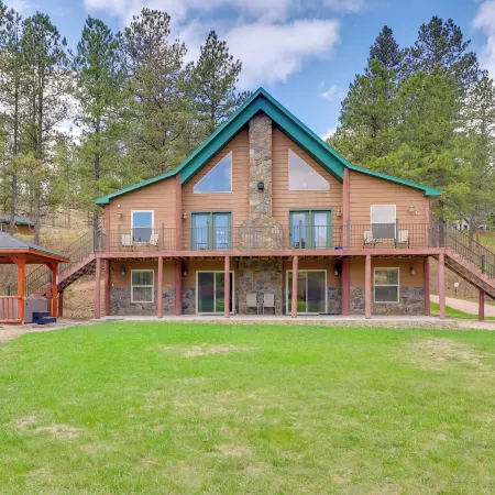 Cabin w/ on-Site Trails - 15 Miles to Mt Rushmore!
