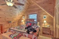 Smoky Mountain Cabin w/ Hot Tub & Views! - Balkon