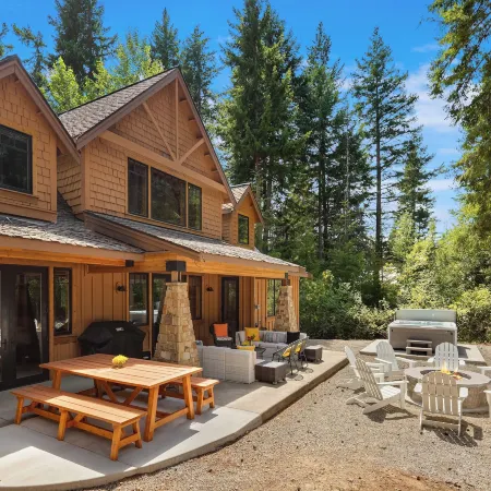 Hot Tub and Heated Patio! Suncadia Ski Getaway