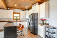 Family-Friendly Seward Home w/ Sauna & Pool! - Homestays