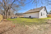 Updated Norman Getaway w/ Porch + Fire Pit!